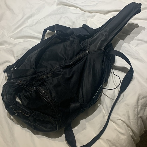 Lululemon Gym Duffle Bag in Black - Picture 6 of 8